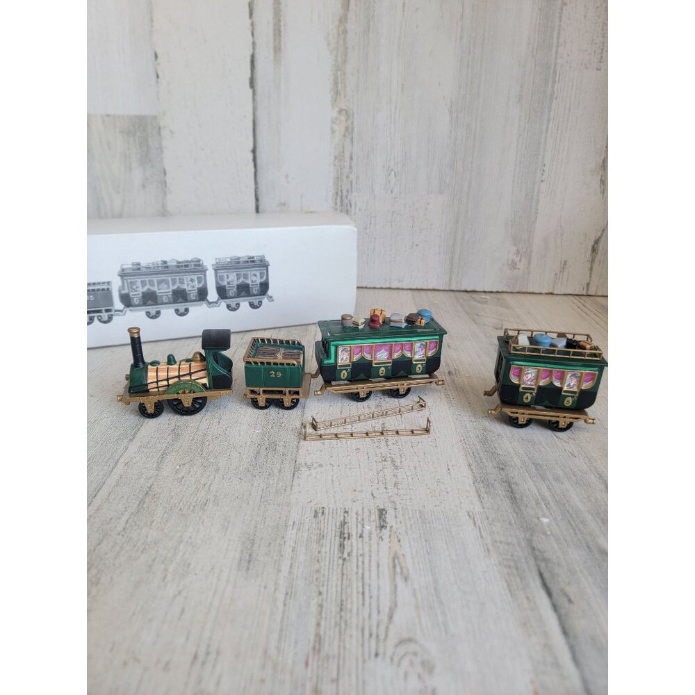 Dept 56 55735‎ The Flying Scot Heritage village xmas accessory